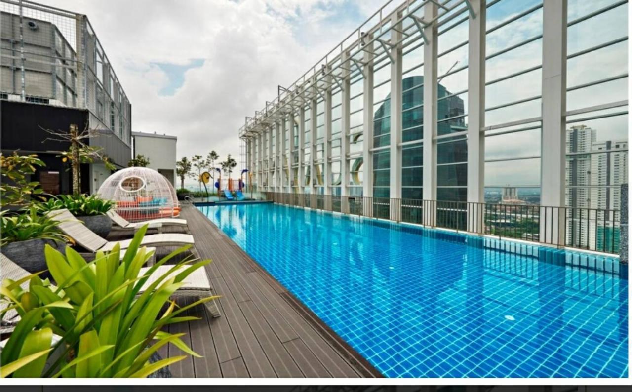 Suasana Suites D'Homestay Jb Town Τζόχορ Μπάχρου Εξωτερικό φωτογραφία